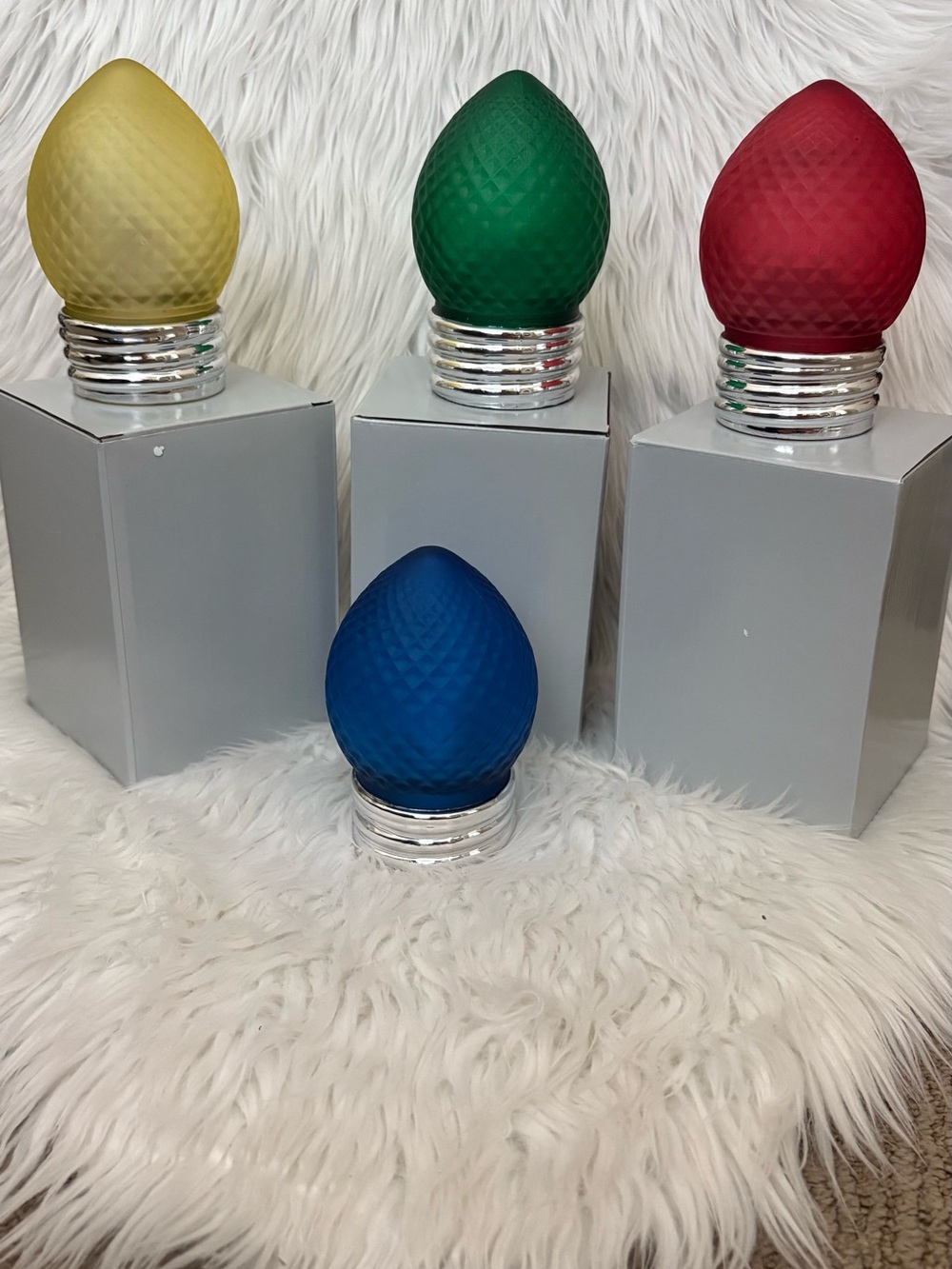 Set of 4 QVC Christmas Holiday Light Up Light Bulbs w/Timers!